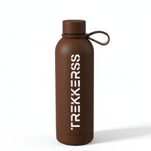 Charger l'image dans la galerie, Gourde TREKKERSS chocolat en acier inoxydable avec bouchon et anse de transport
