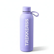 Charger l'image dans la galerie, Gourde isolante lavande TREKKERSS avec bouchon et poignée intégrée, design moderne
